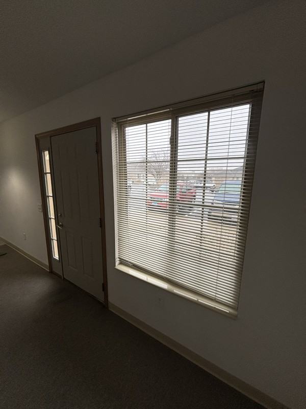 100 Lakeview Ct #123 - Photo 2 of 10