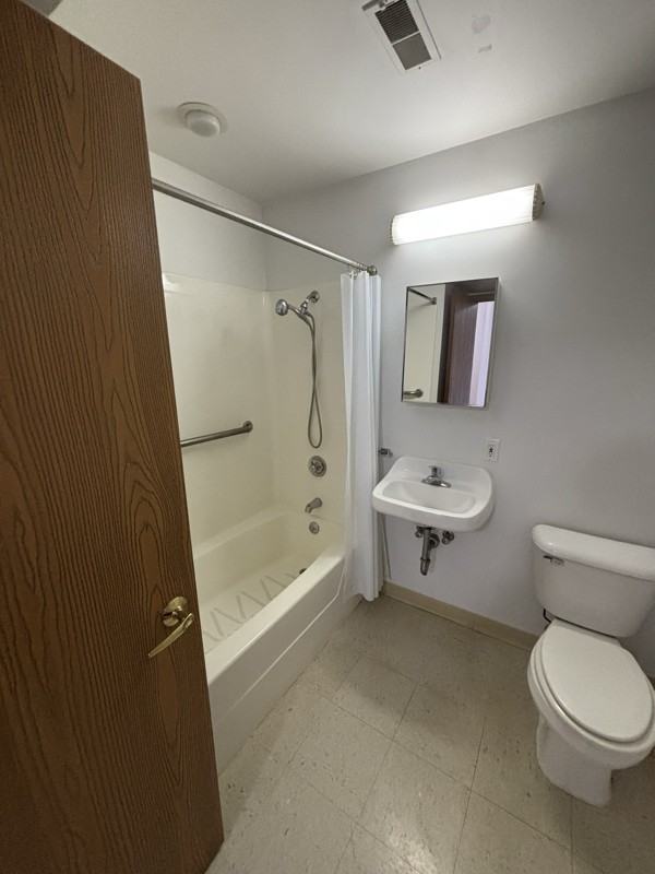 100 Lakeview Ct #123 - Photo 6 of 10