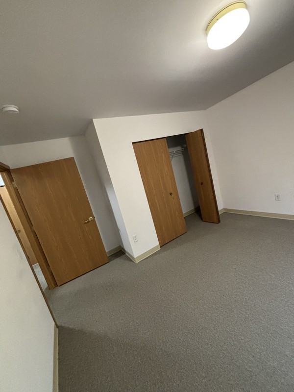 100 Lakeview Ct #123 - Photo 7 of 10