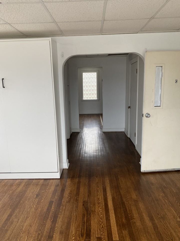 91 Maccorkle Ave Sw #C - Photo 3 of 5