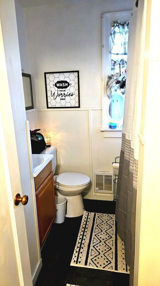 801 E Lakeside Ave #4 - Photo 3 of 10