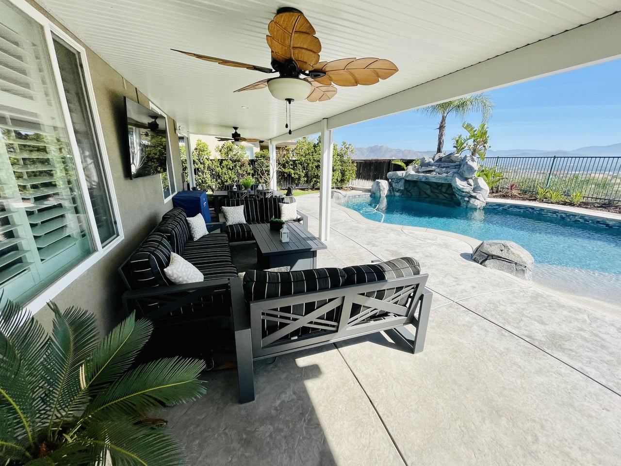 8352 Clover Creek Rd - Photo 2 of 20