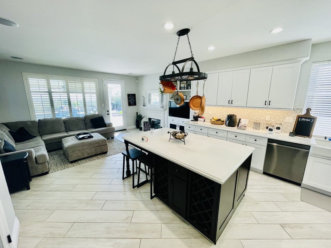 8352 Clover Creek Rd - Photo 4 of 20