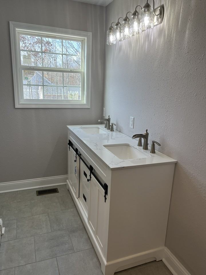 2032 Shade Tree Dr - Photo 4 of 5