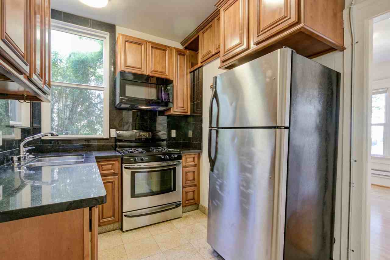 622 Shrader St #3 - Photo 4 of 8