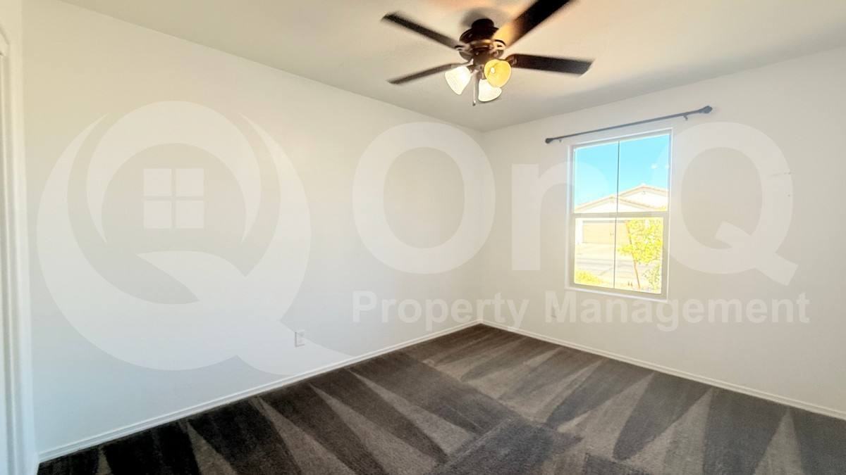 757 W Kingman Dr - Photo 3 of 10