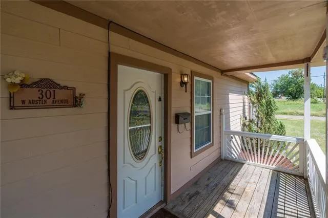 301 W Austin Ave - Photo 4 of 19