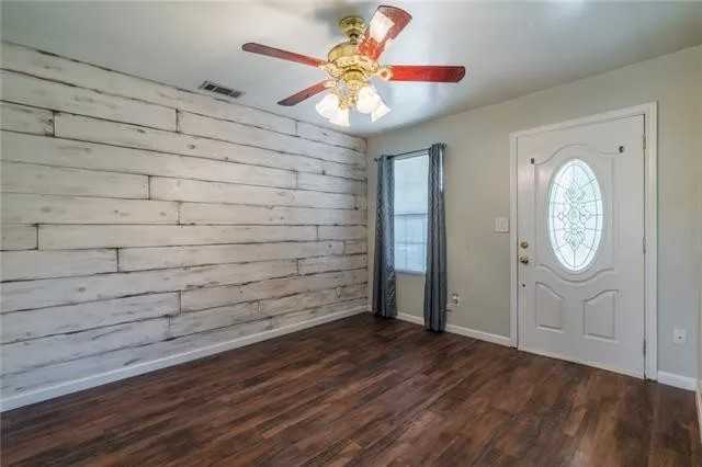 301 W Austin Ave - Photo 5 of 19