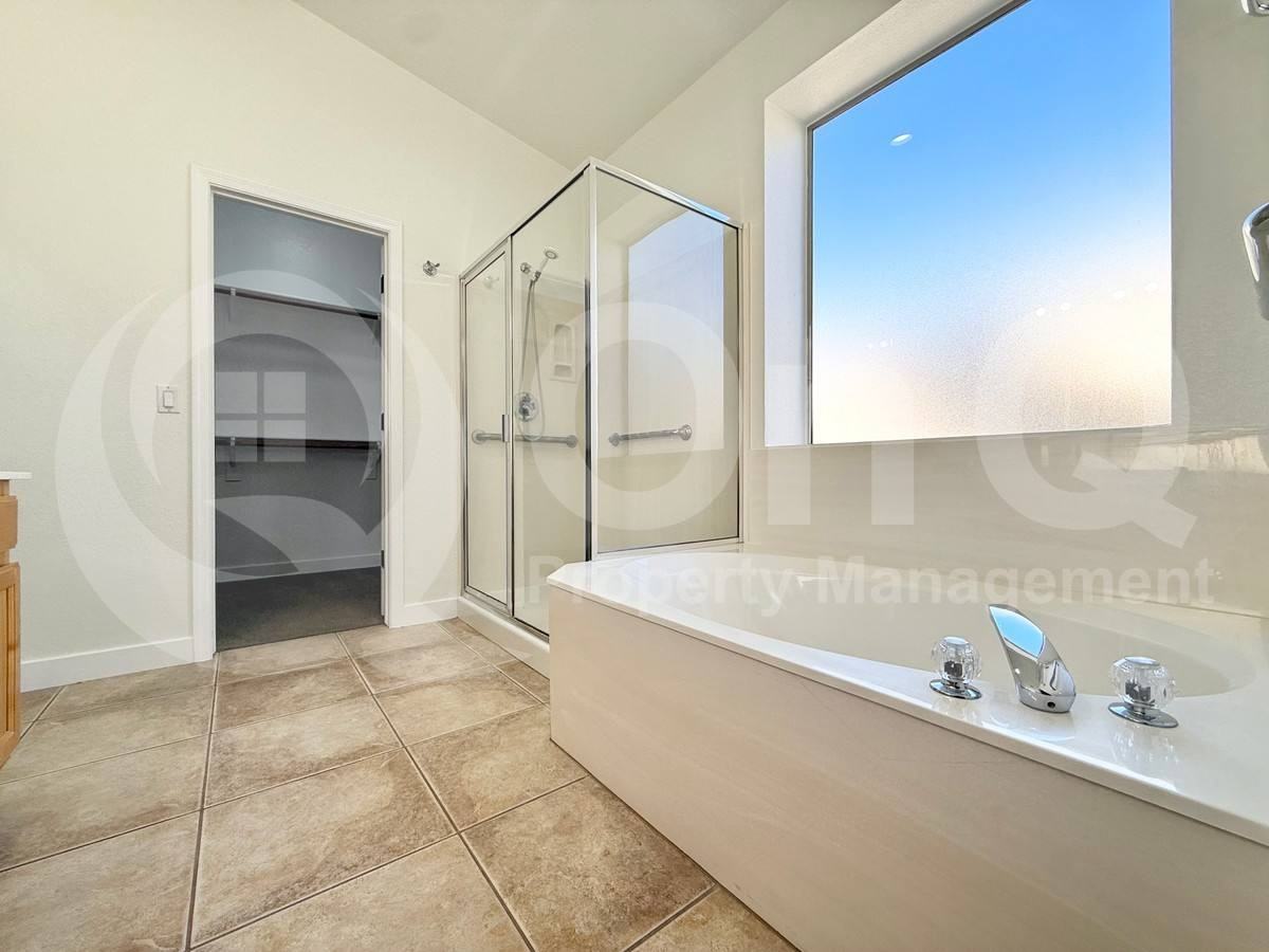 4527 E Sycamore Ct - Photo 6 of 10