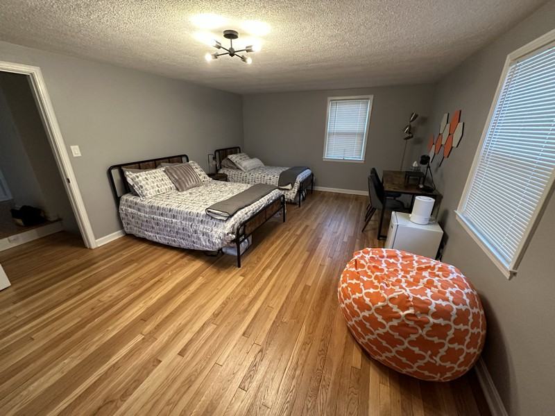 1198 Croyden Rd - Photo 2 of 7