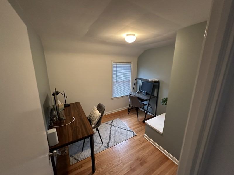 1198 Croyden Rd - Photo 3 of 7