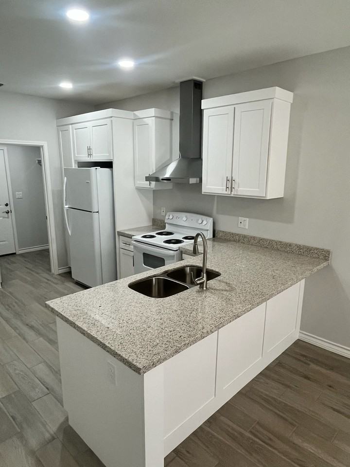 1810 Atrium Place Dr #12 - Photo 3 of 20