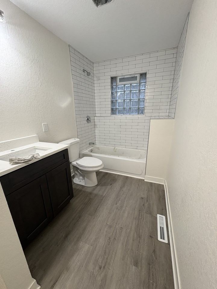 400 E Meinecke Ave - Photo 5 of 6