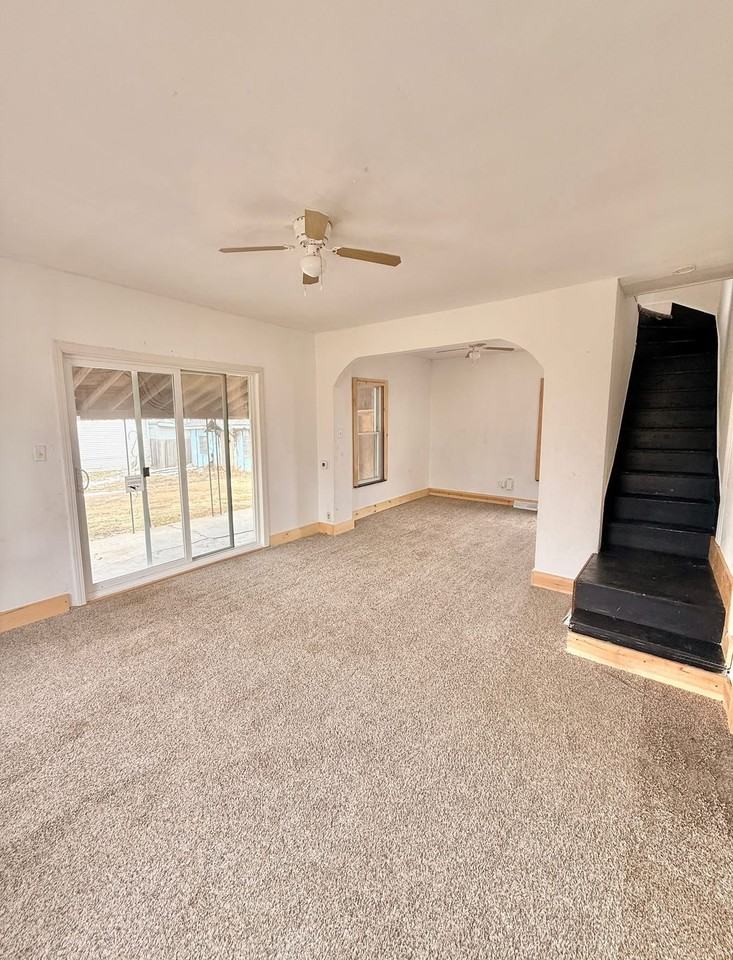 705 Beautiful St - Photo 3 of 5