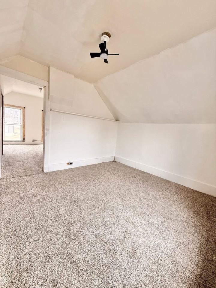 705 Beautiful St - Photo 5 of 5