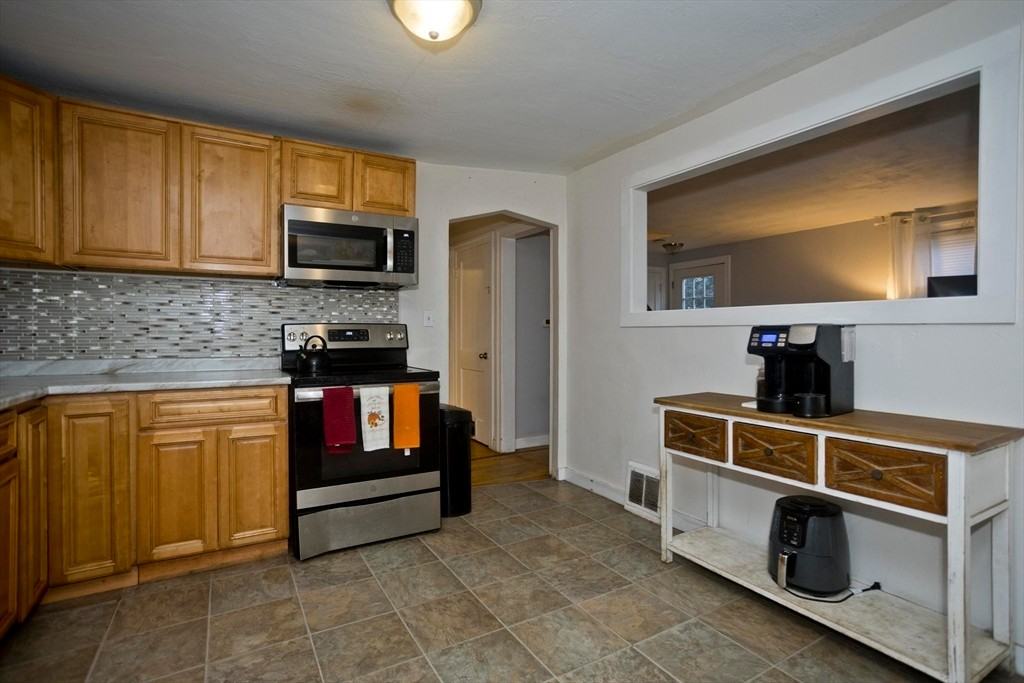 30 Yale St - Photo 5 of 20