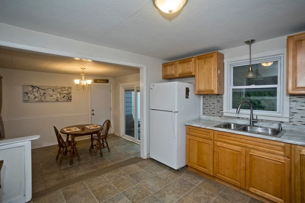 30 Yale St - Photo 6 of 20