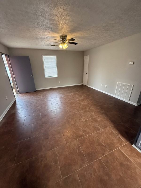 208 Ne 2nd St #C - Photo 5 of 9