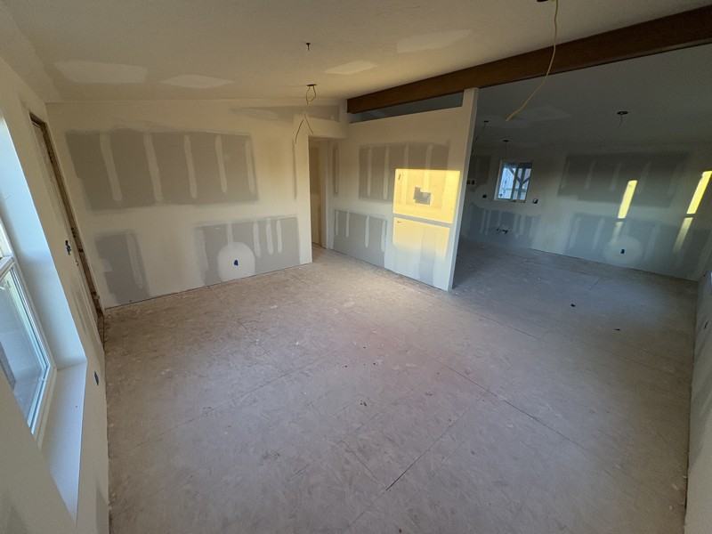 471 Cheyne Rd - Photo 5 of 19