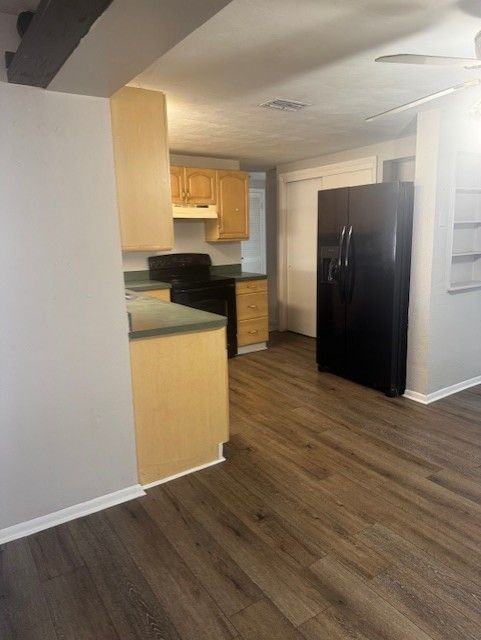 3741 Kingsbury Dr - Photo 2 of 3