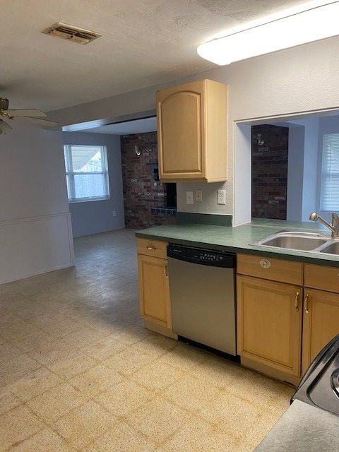 3741 Kingsbury Dr - Photo 3 of 3