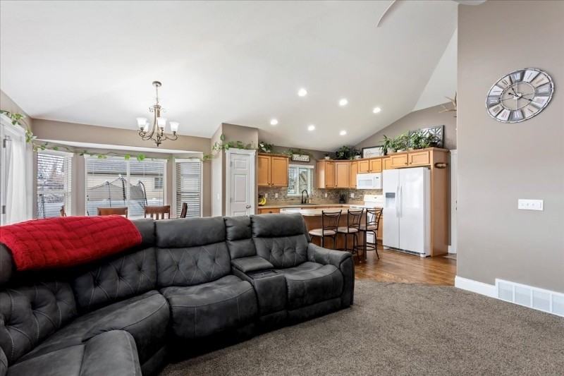 93 Nw - Photo 3 of 21