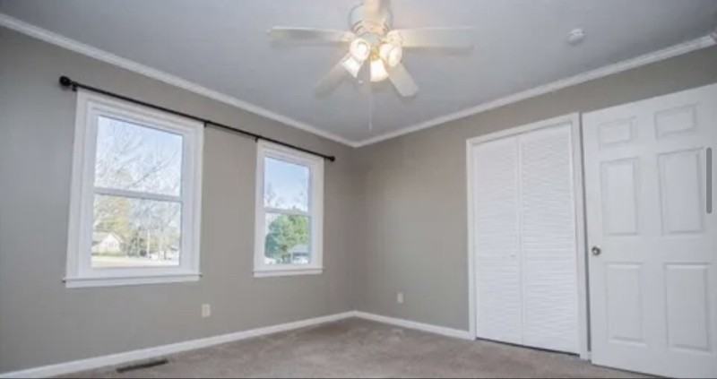 110 Bartlett Cir - Photo 5 of 9