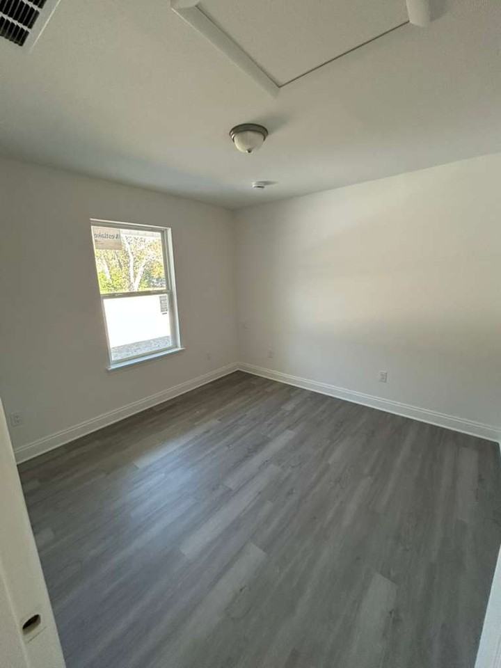 32 Constitution Ave #A - Photo 7 of 14