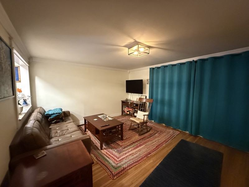 688 Montrose Ave - Photo 7 of 17