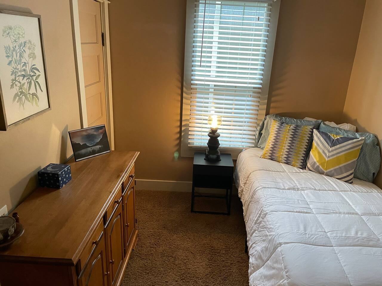 2501 Harvard Ave - Photo 6 of 18