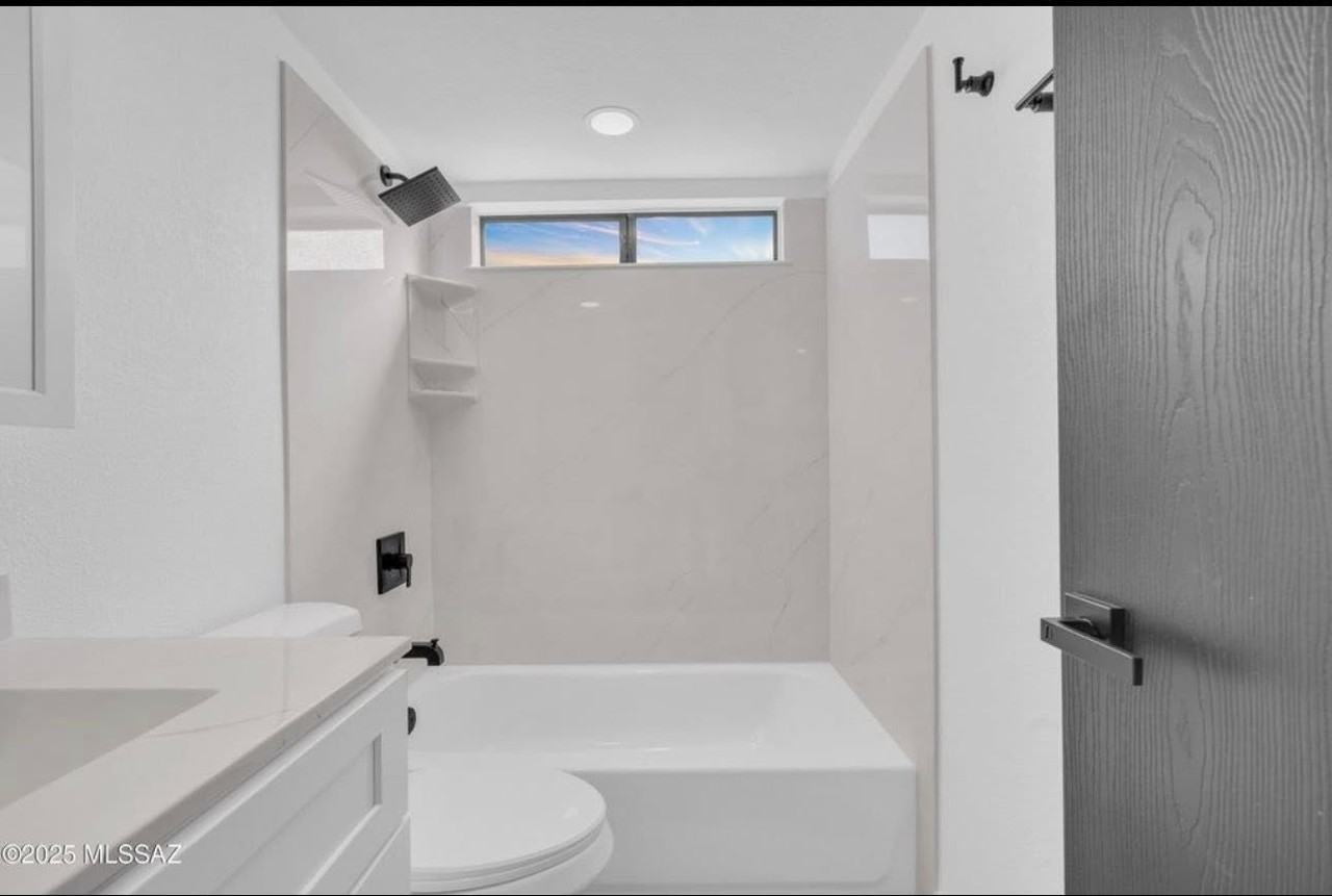 980 N Solar Dr - Photo 5 of 20