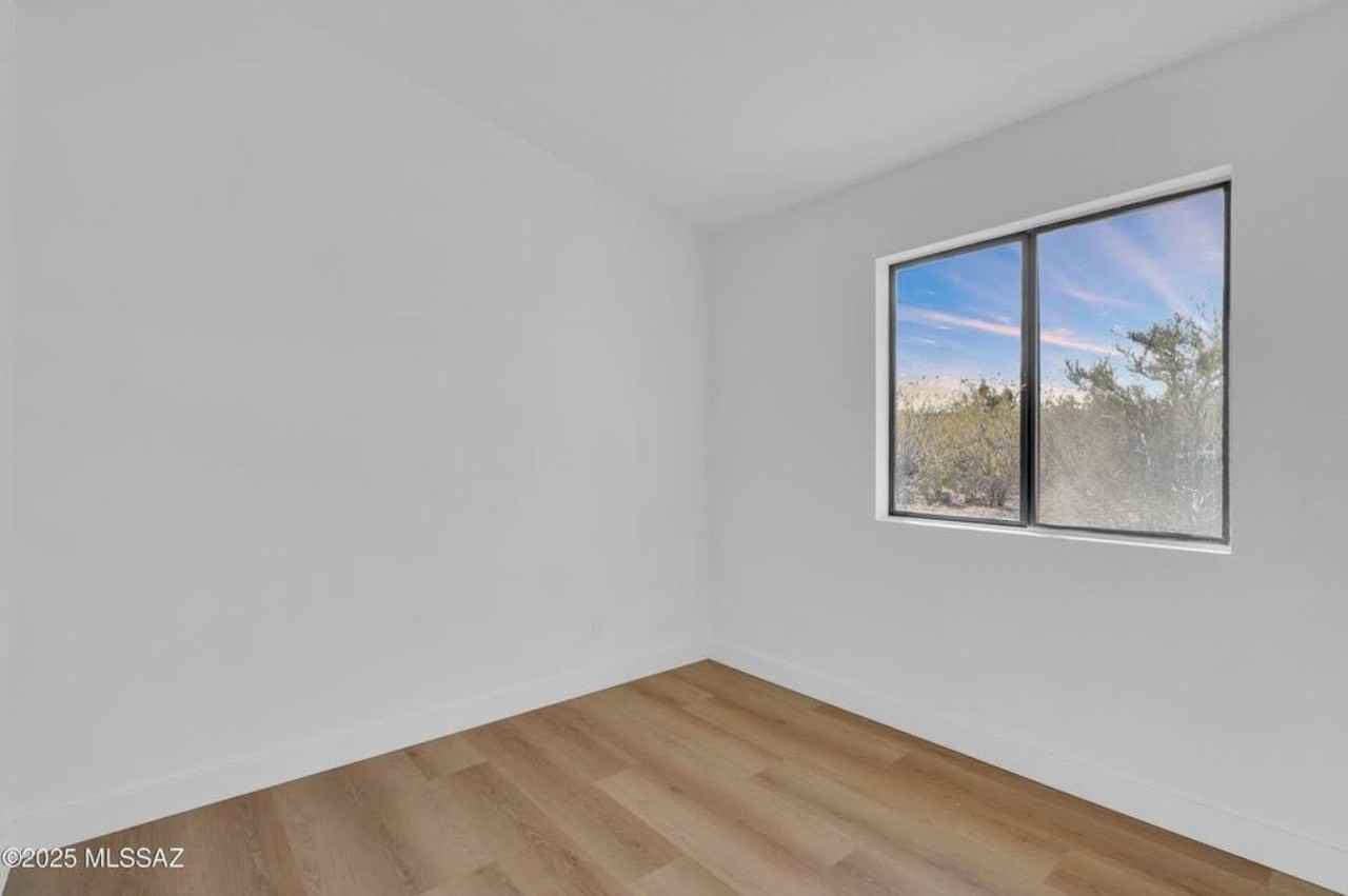 980 N Solar Dr - Photo 7 of 20