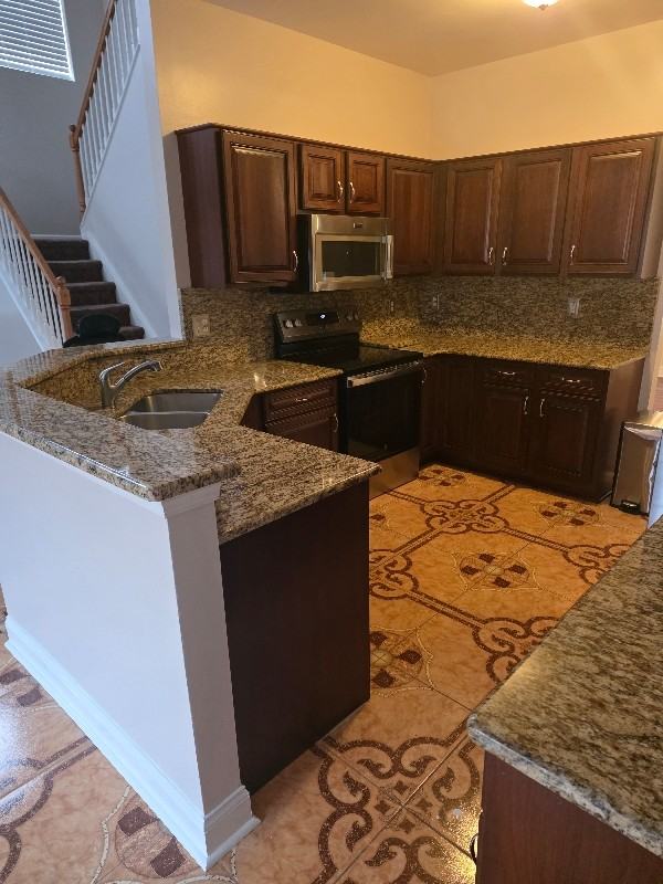 9 Primrose Dr - Photo 5 of 27