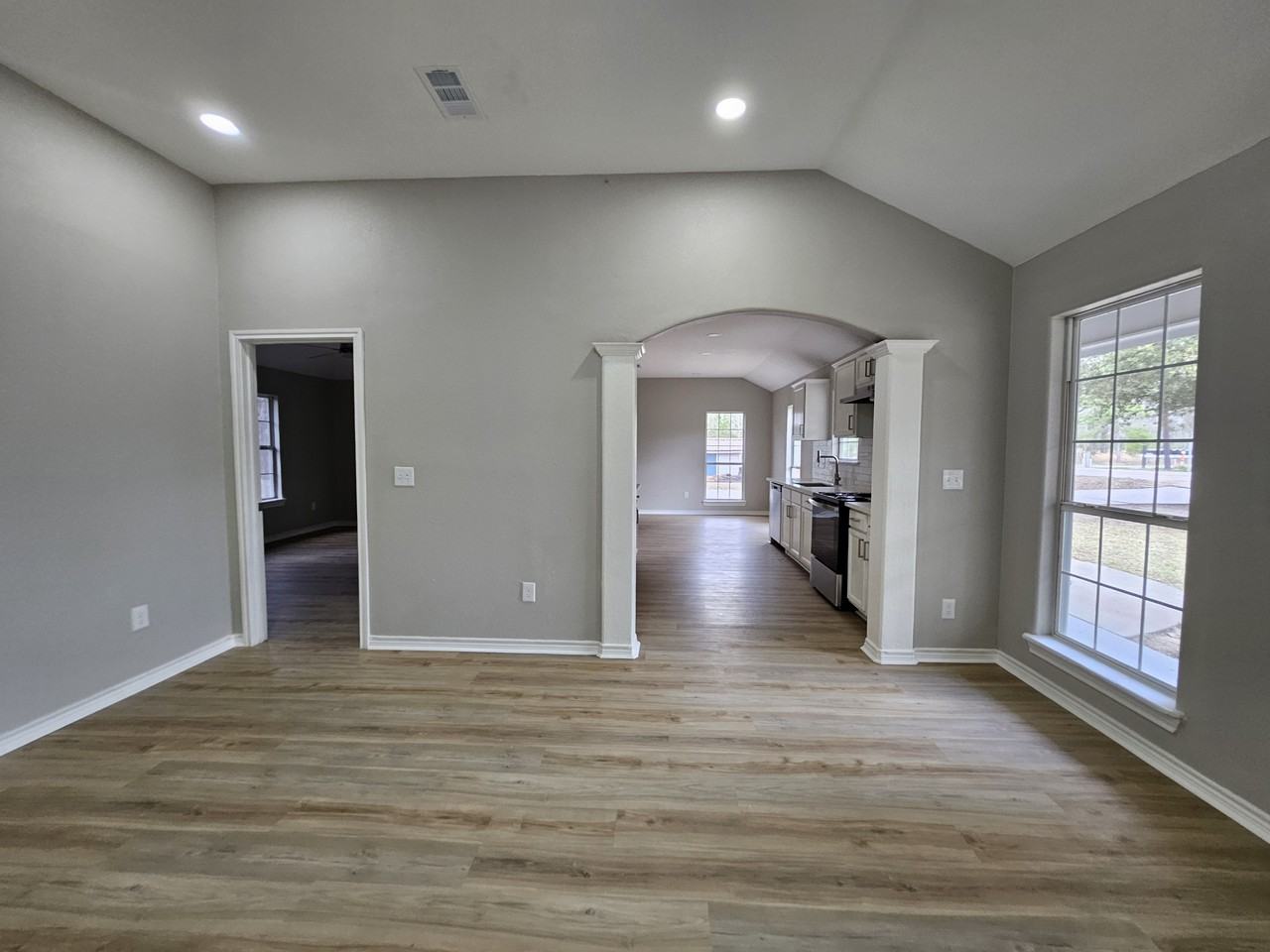 114 Bailly Ln - Photo 6 of 9