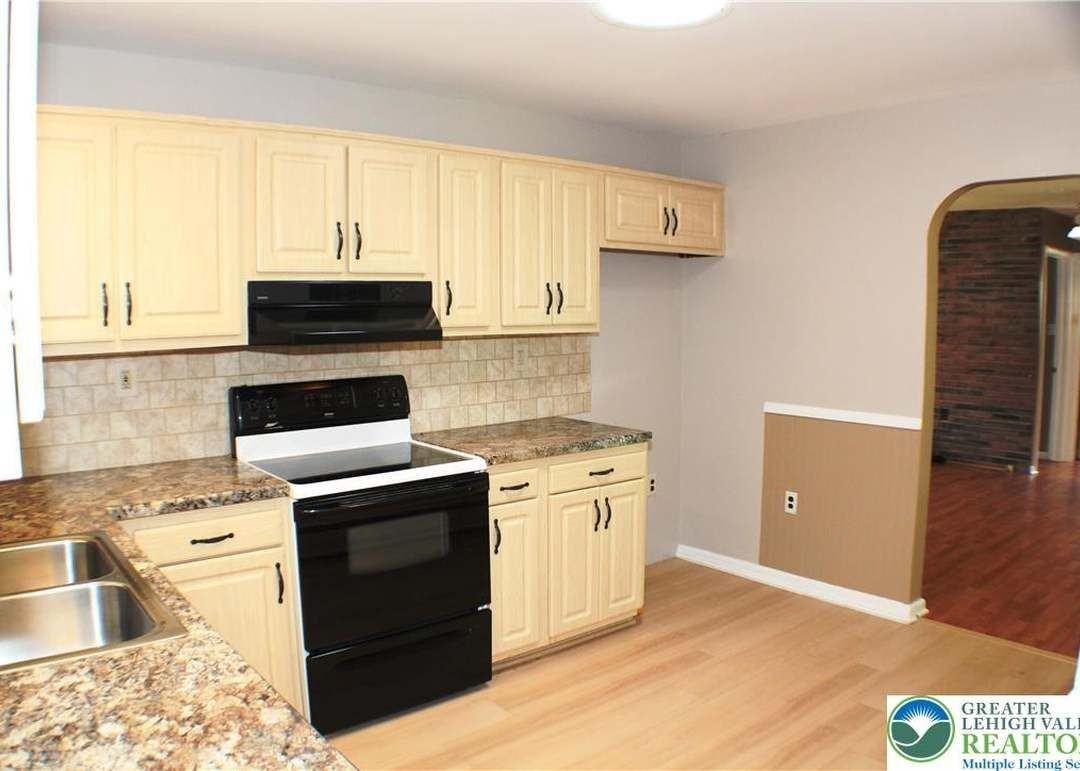 2037 Bert Ln - Photo 5 of 15