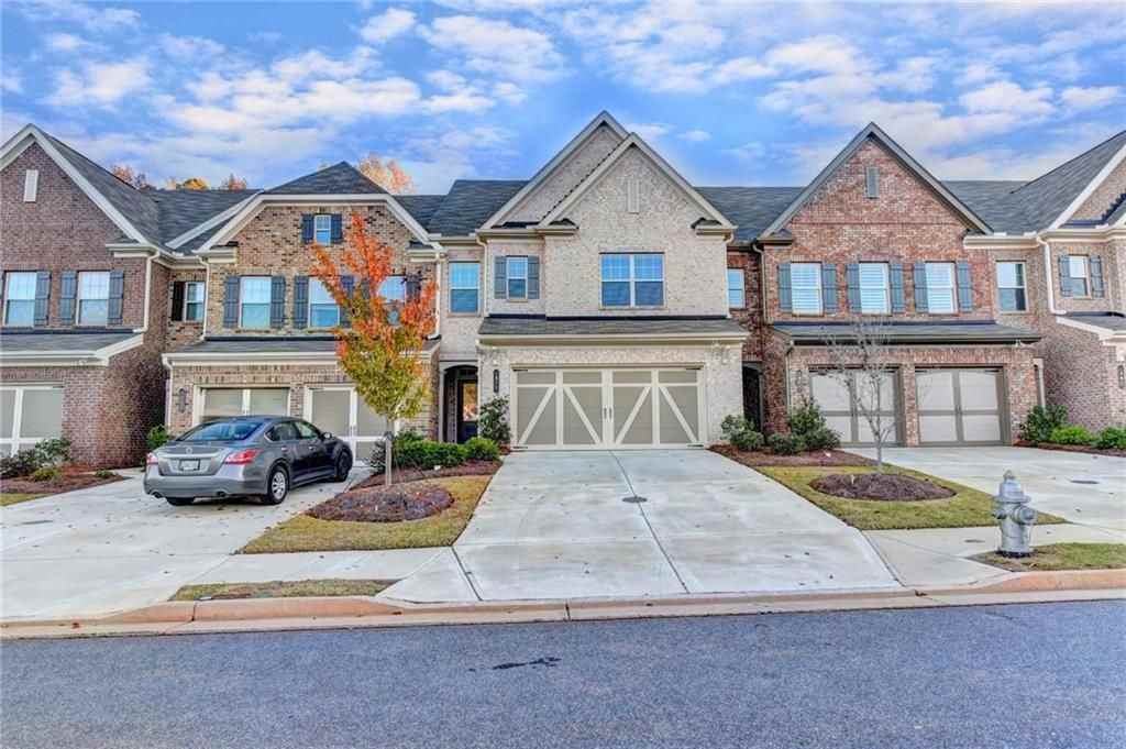 1075 Hampton Oaks Dr - Photo 2 of 45