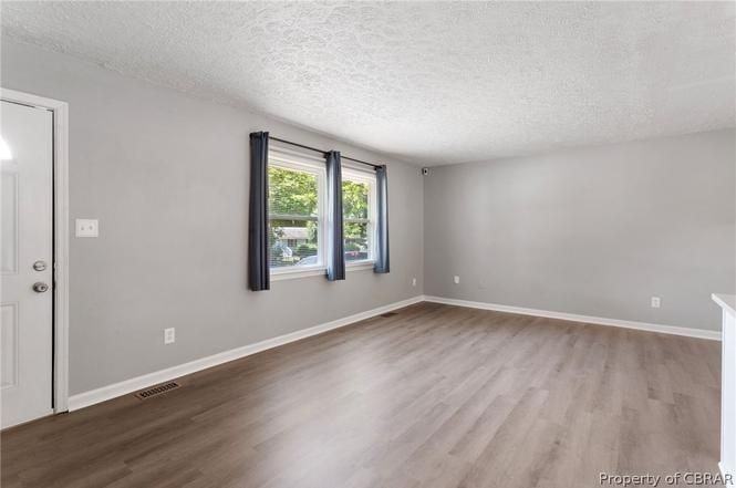 2 Prince Edward Cir - Photo 2 of 13