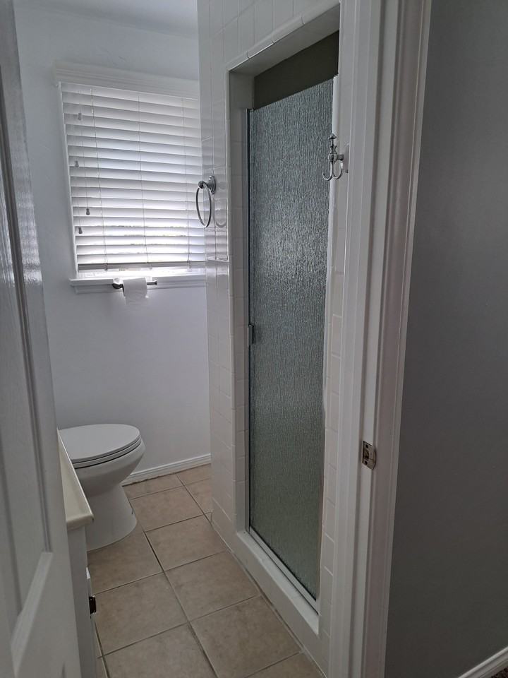 664 W 3rd St #A - Photo 5 of 5