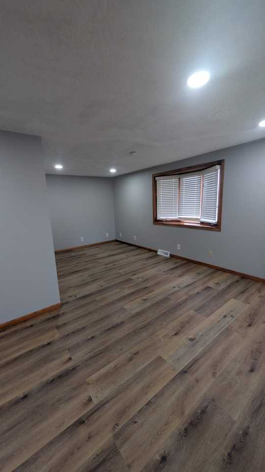 1914 Hageman Ave - Photo 3 of 15