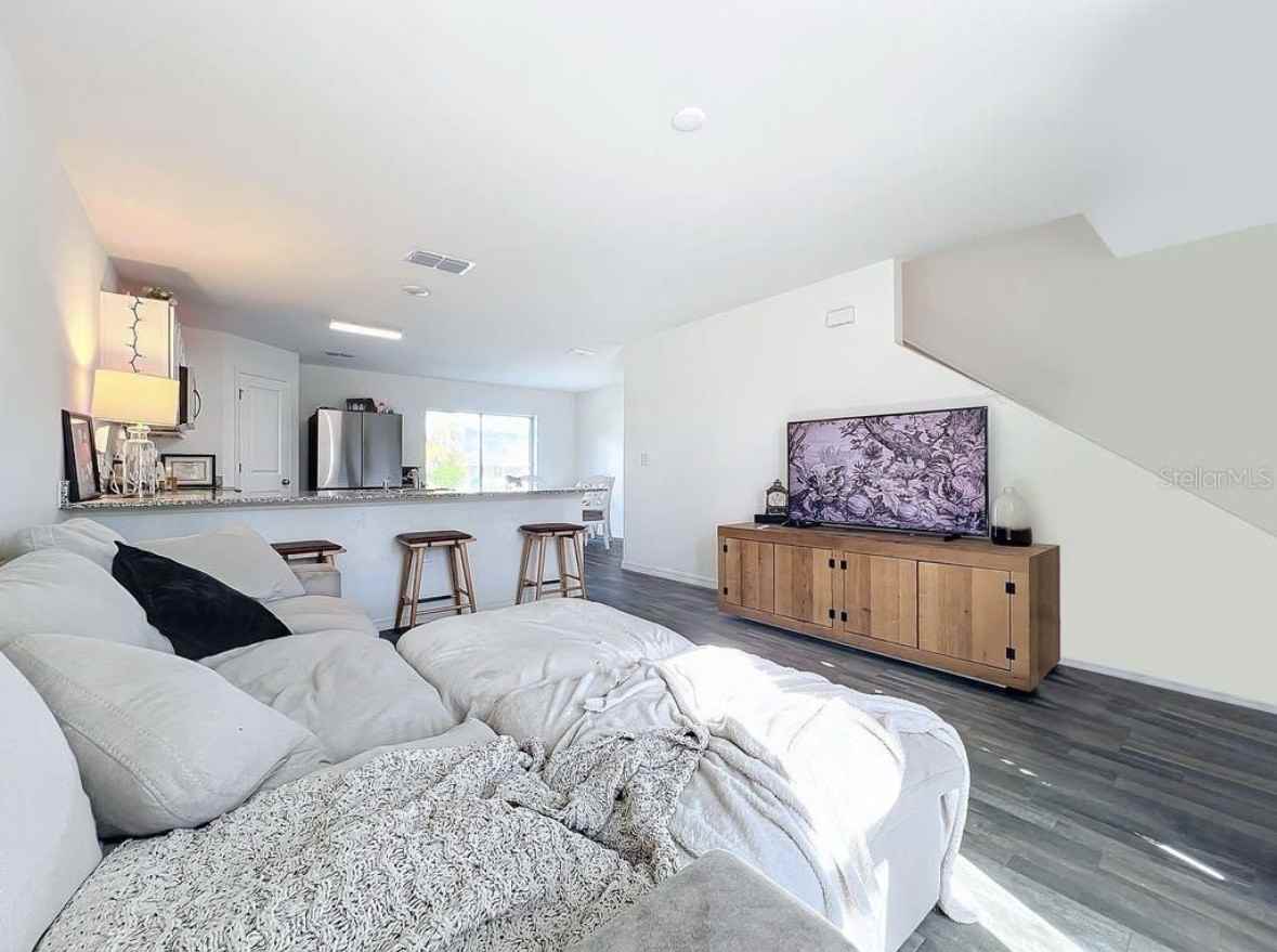 17209 Sabrina Cir - Photo 3 of 14