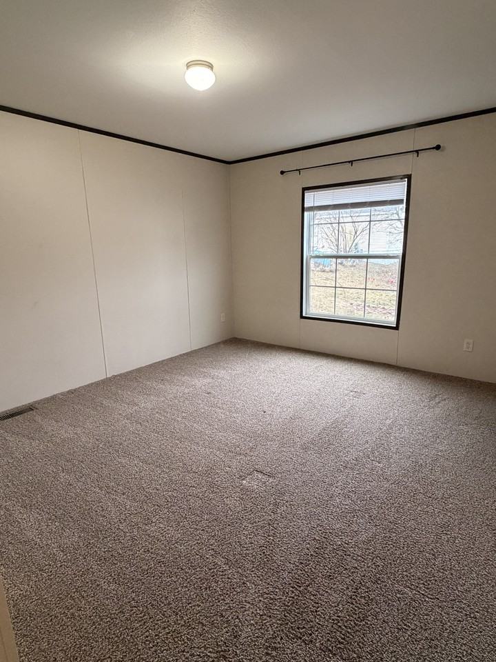 180 Parker Lake Dr #180A - Photo 3 of 8