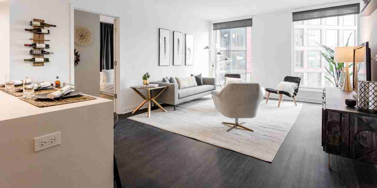 2645 N Sheffield Ave - Photo 2 of 10