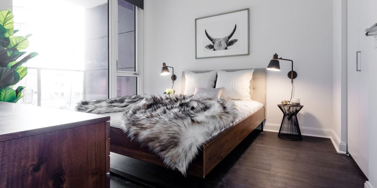 2645 N Sheffield Ave - Photo 3 of 10