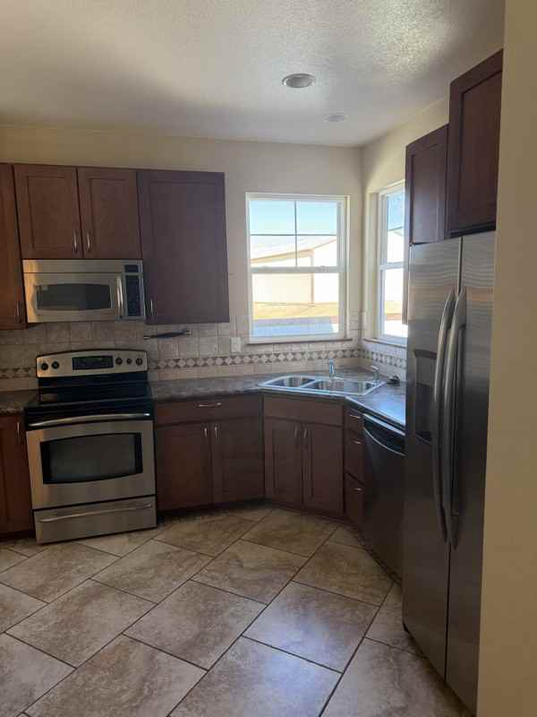 5356 Cornerstone Dr - Photo 3 of 20