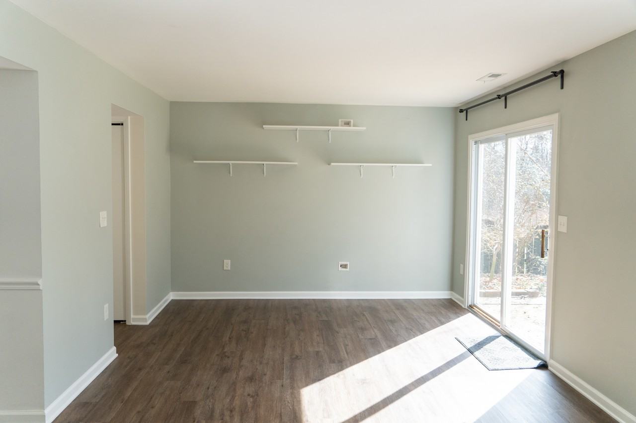 1122 Commanders Way S - Photo 5 of 20