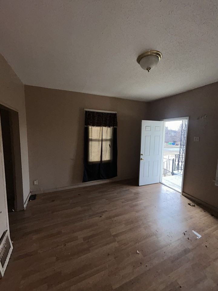 5508 Beacon Ave - Photo 3 of 10