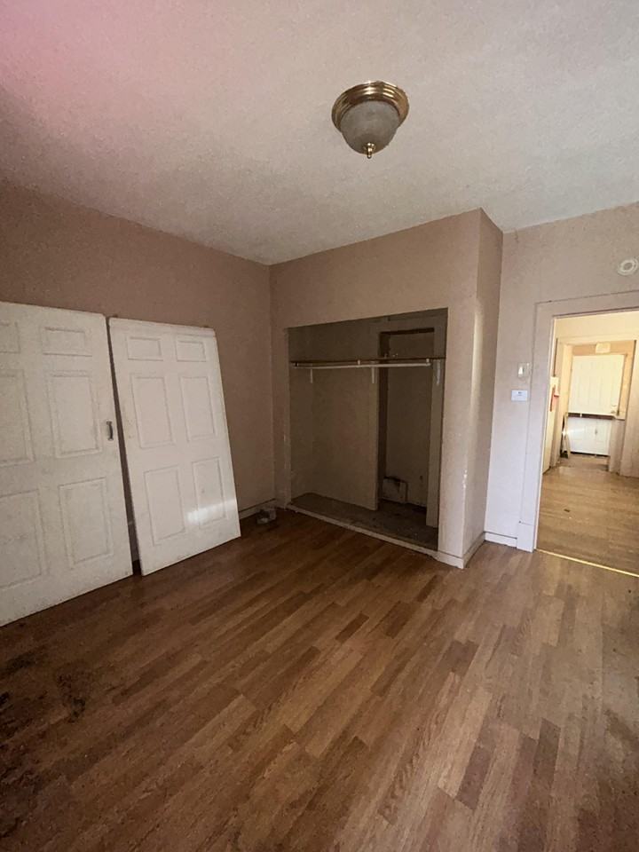 5508 Beacon Ave - Photo 4 of 10