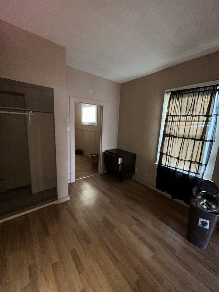 5508 Beacon Ave - Photo 5 of 10