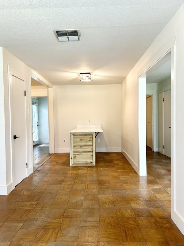 1422 Hearthstone Dr - Photo 4 of 20