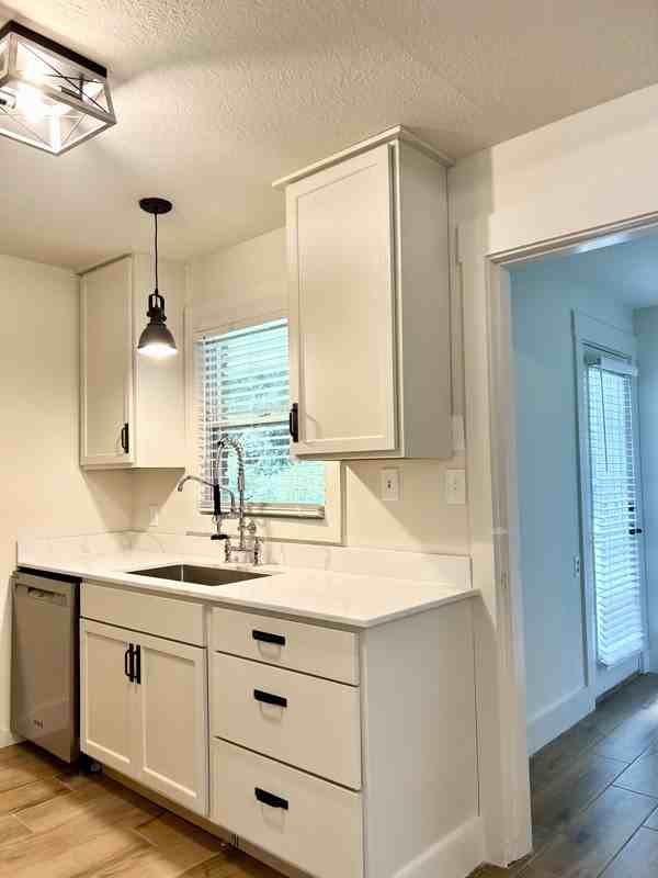 1422 Hearthstone Dr - Photo 7 of 20